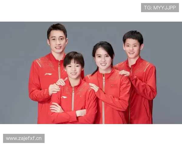 练俊杰家冰箱里塞满蛋白粉，邻居以为他开健身房